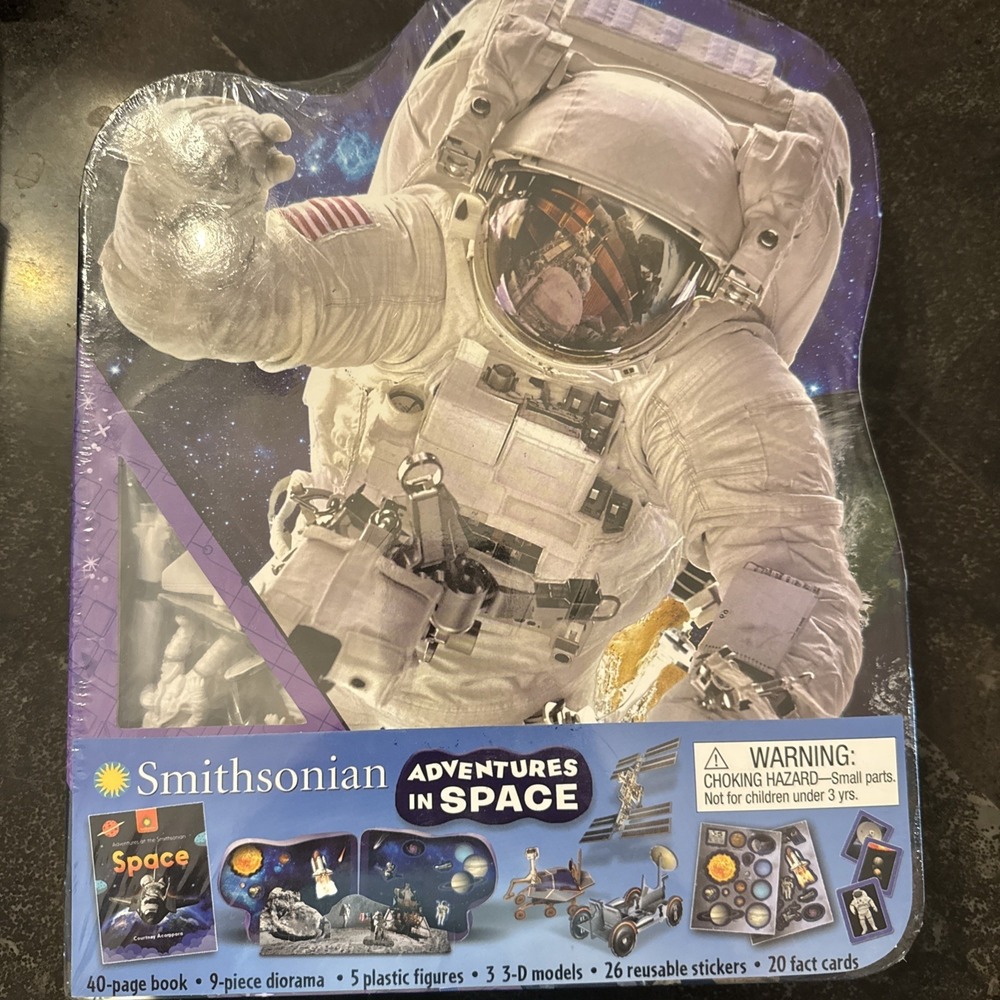 Smithsonian Adventures In Space Book Diorama Figures Models Stickers & Cards NIB